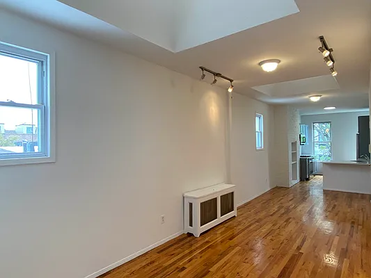 Rented by TheRealEstateCompany.com LLC | media 14