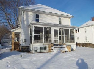 22 Weld St, Naples, NY 14512