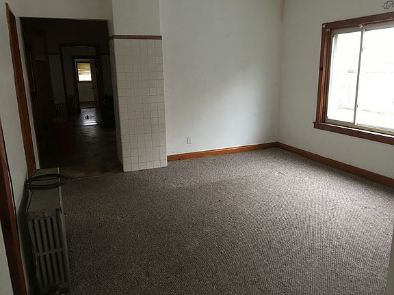 5th image of 1217 E Lovejoy St