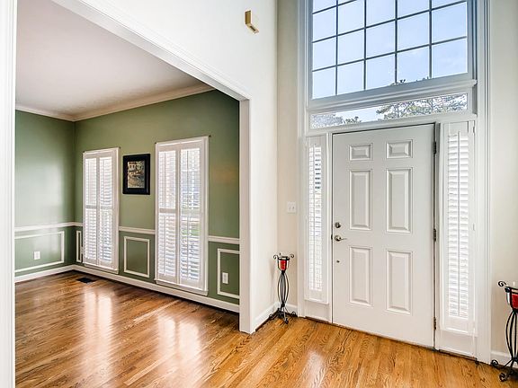 5th image of 2115 Primrose Place Ln