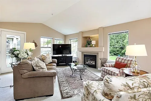 10523 221st Ln NE #201 Photo 1