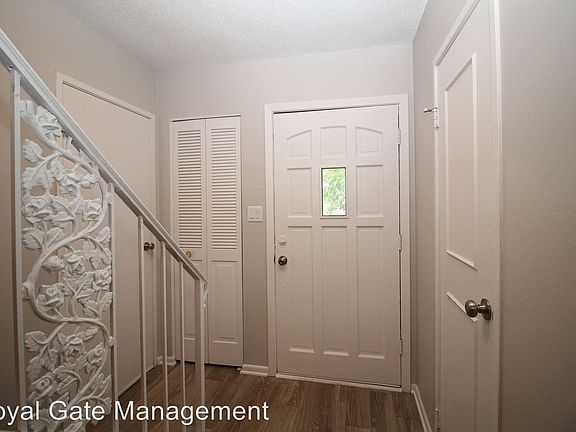3rd image of 10722 W 88th Ter