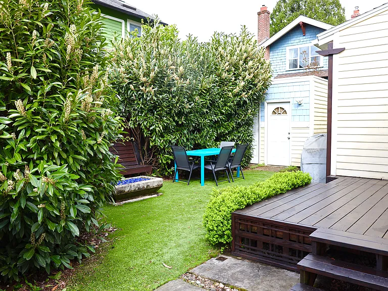 712 SE 42nd Ave — Photo 5