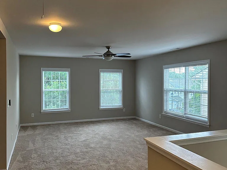 219 Northlands Dr — Photo 23