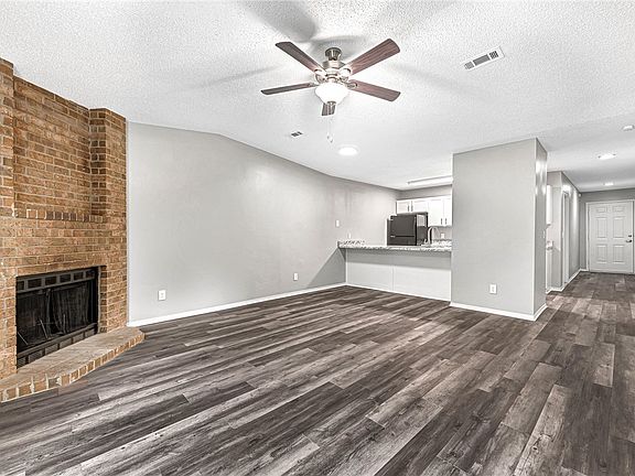 2nd image of 1298 N Boxley Ave