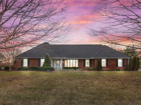 13023 Pratt Rd, Lees Summit, MO 64086