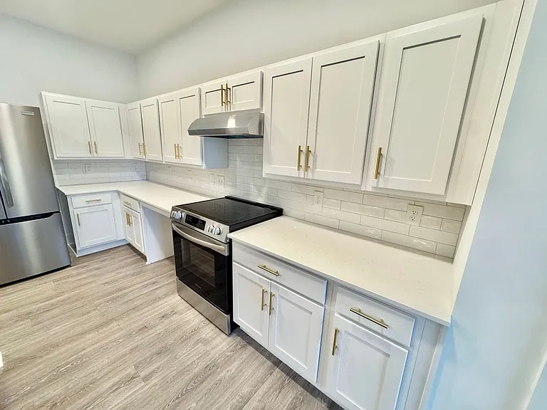 175 Black St W #107 — Photo 16
