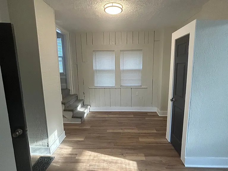 1603 Manette Pl — Photo 7
