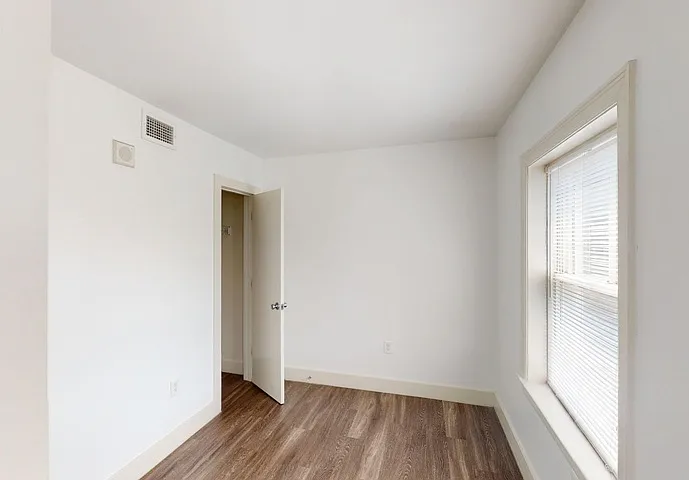Clyde Manor — Photo 112