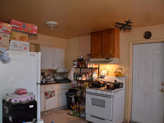 3rd image of 3508 N Claremont Avenue