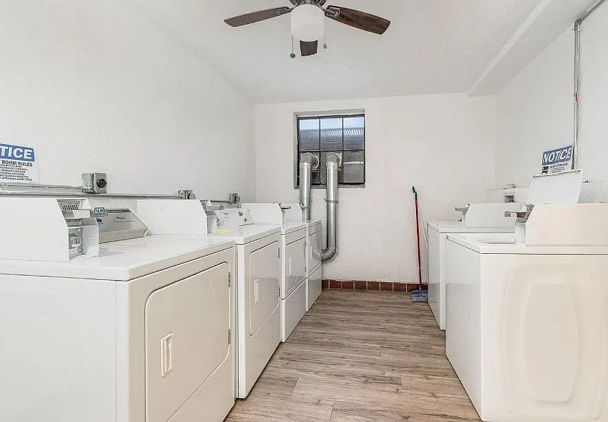 3 bed, $1,100 — Photo 4