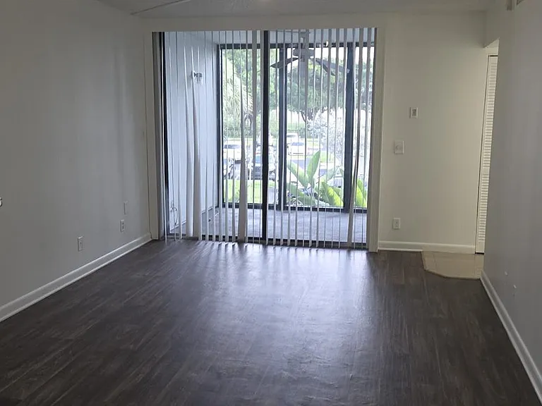 210 Lake Pointe Dr #209 — Photo 16