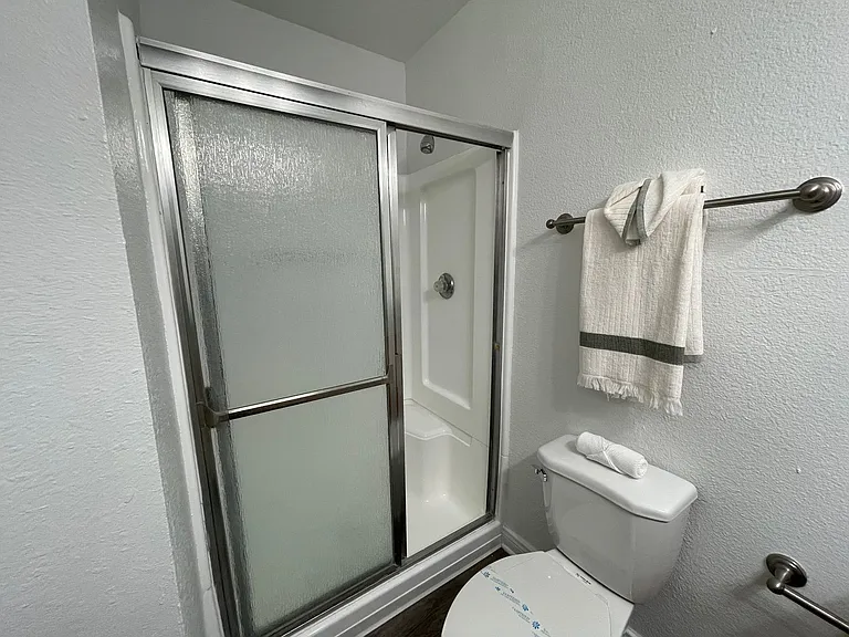 Park Plaza Apartments — Photo 78