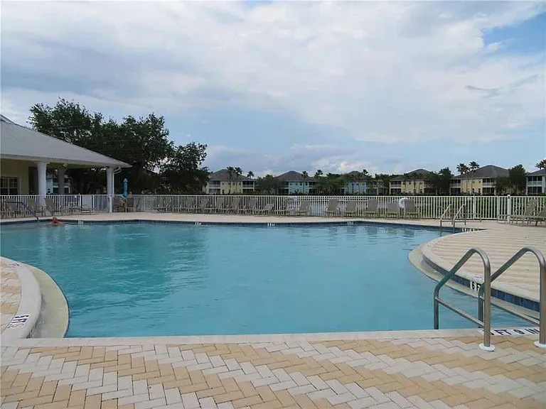 2140 Heron Lake Dr #I — Photo 3