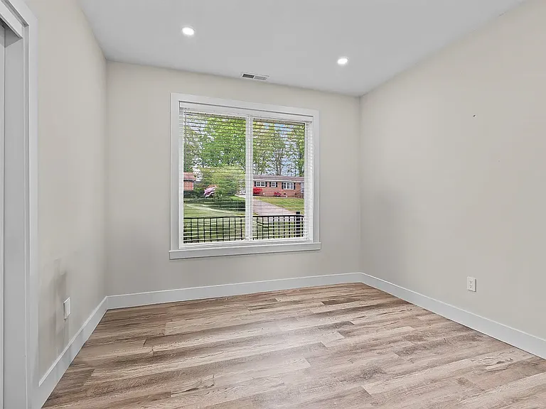 308 Pineridge Dr — Photo 14