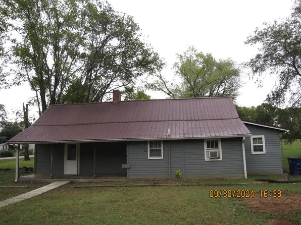 210 Lawrence Ave, Chapel Hill, TN 37034