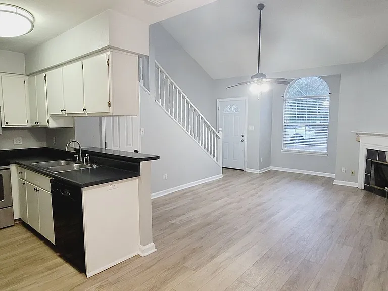2419 Nugget Ln — Photo 3