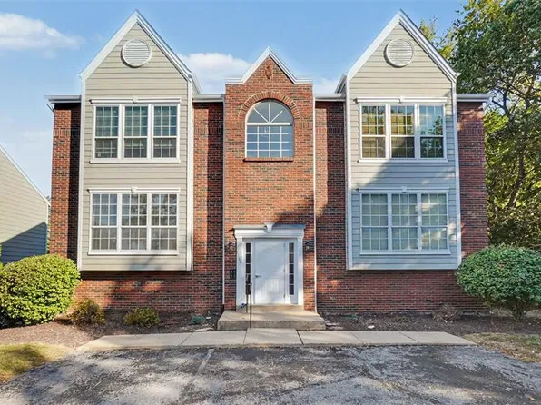 1111 Pocono Trl Unit A, Ballwin, MO 63021