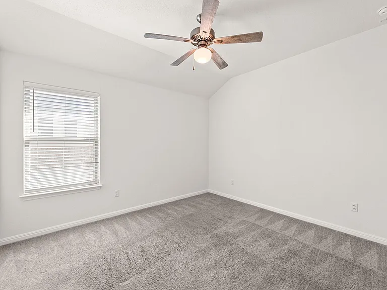 109 Finstown St — Photo 14