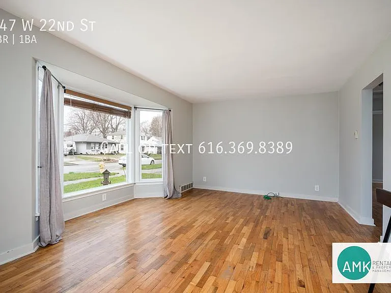 247 W 22nd St — Photo 10