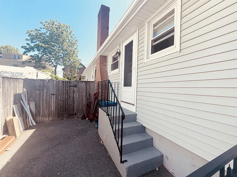 25 1/2 Thurston Ave #B — Photo 26