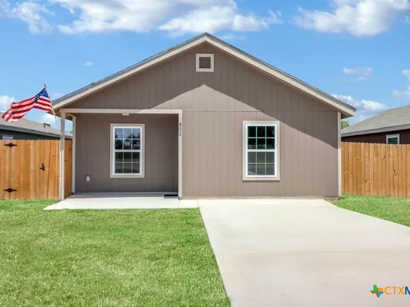 802 E 6th St, Nixon, TX 78140