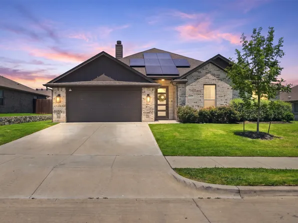 632 Steerman Ct, Saginaw, TX 76179