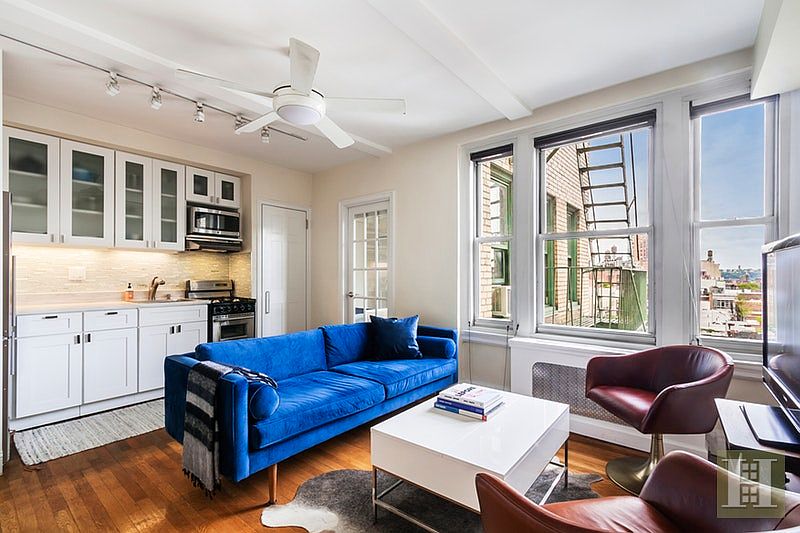1st image of 325 W 45th St APT 1000