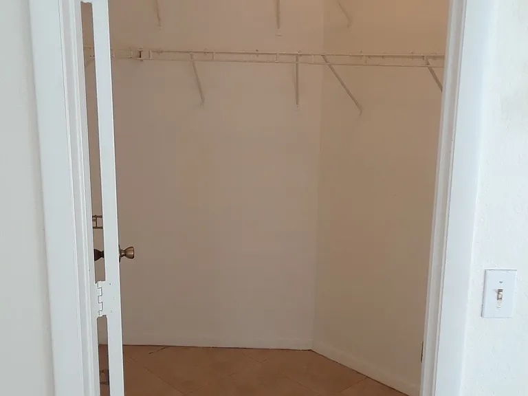 9636 Tavernier Dr — Photo 18