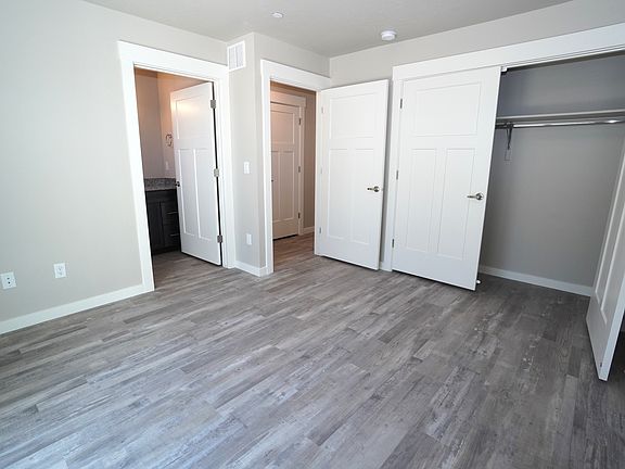 4th image of 431 2nd Ave N #11421503