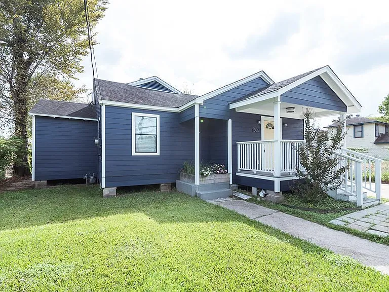 1305 Idylwild St — Photo 14