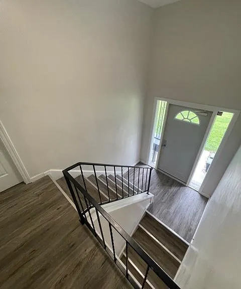 402 Caroline Ave #11 — Photo 3