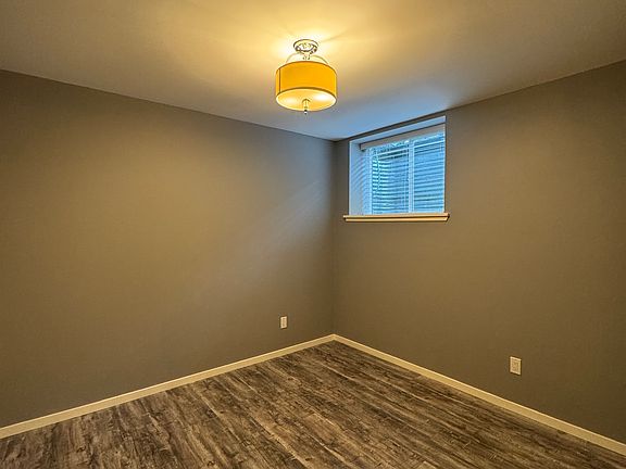 4th image of 3367 Millard Ave