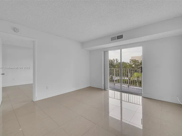 8260 SW 210th St #201 — Photo 7