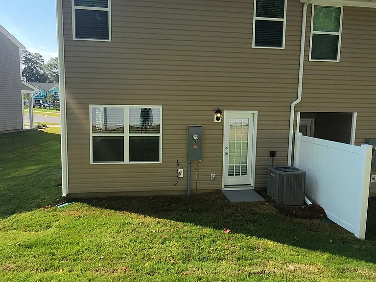 7104 N Mills Rd — Photo 4