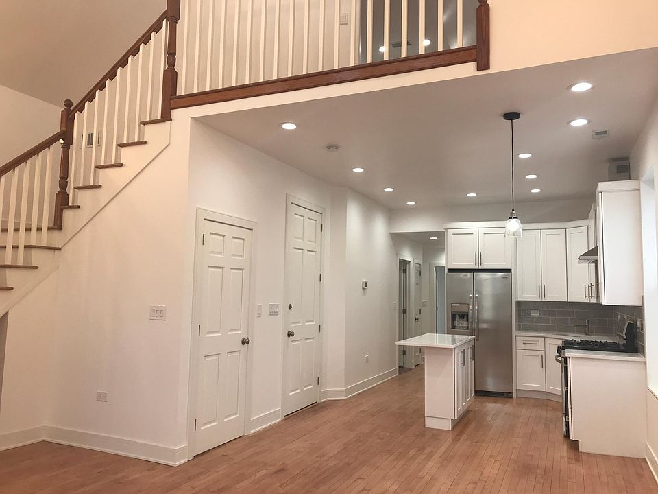 1st image of 1654 N Saint Louis Ave #3