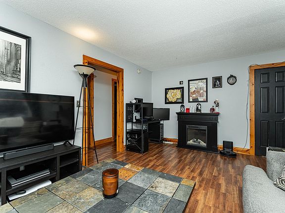 4th image of 200 20th St SE