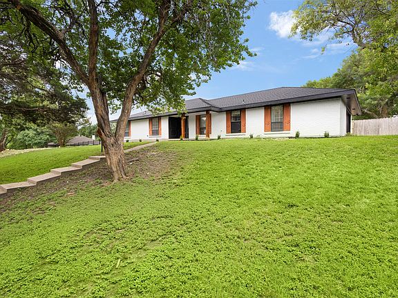 2nd image of 102 Pecan Ln