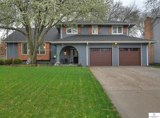 639 S 214th St, Elkhorn, NE 68022