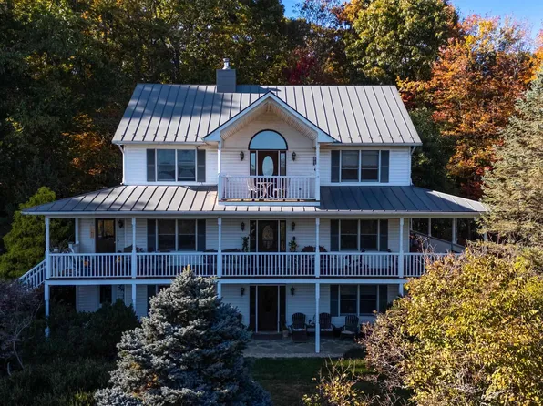 665 Newport Rd, Spottswood, VA 24476