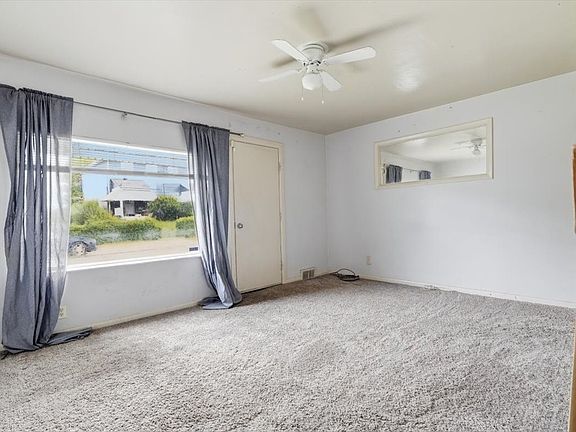 5th image of 551 Farnsworth Ave