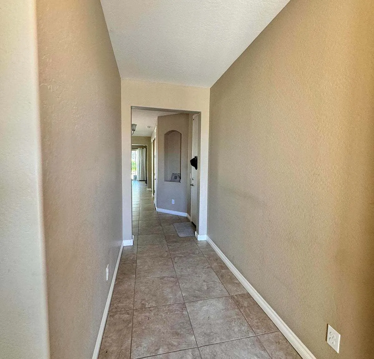 172 East Crescent Place — Photo 2