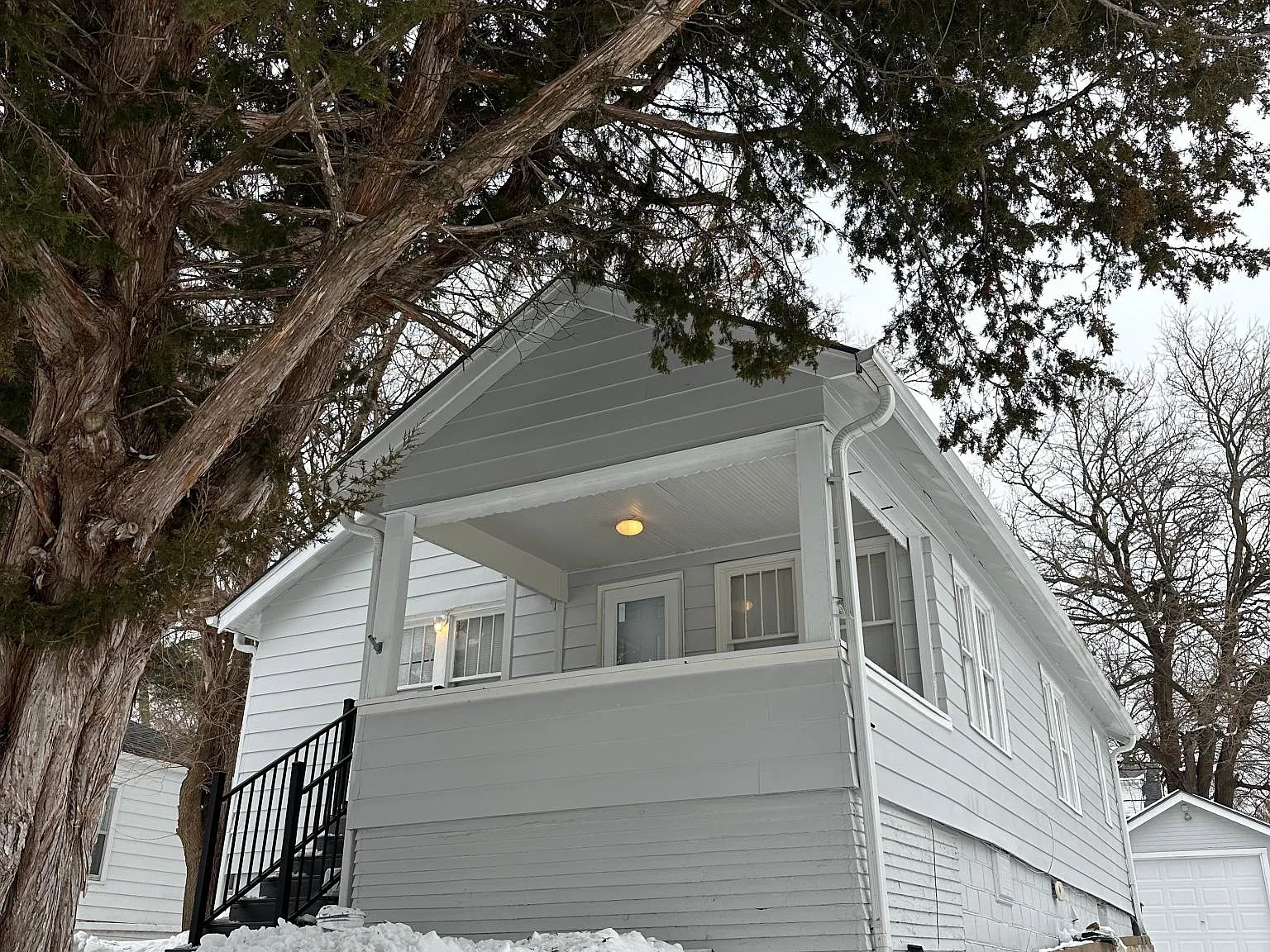 5039 Corby St — Photo 3