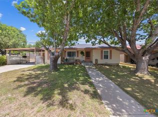 1007 W Avenue A, Lampasas, TX 76550