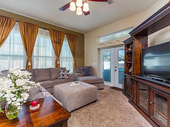 3rd image of 7959 Camden Woods Dr