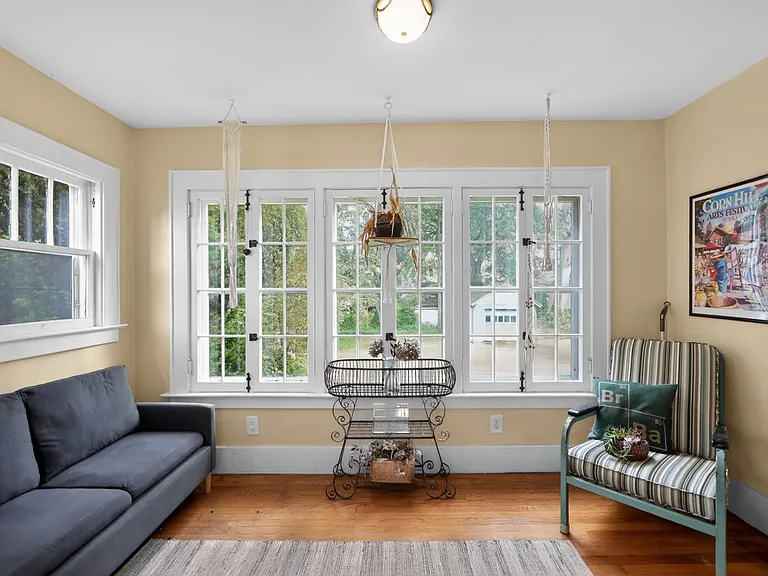 151 Wolcott Ave — Photo 26