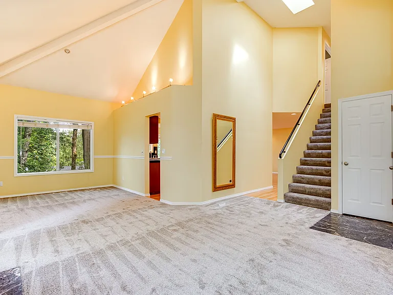725 Ash St — Photo 16