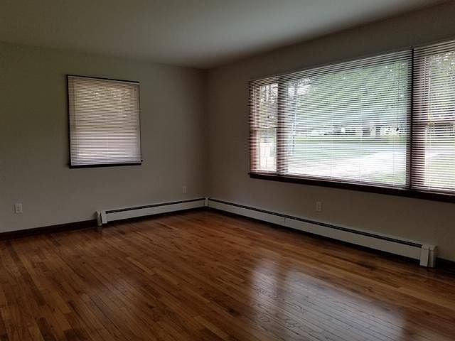 2nd image of 1517 S Main St