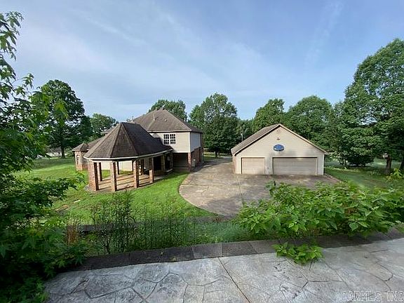 4th image of 1300 Fern Creek Dr