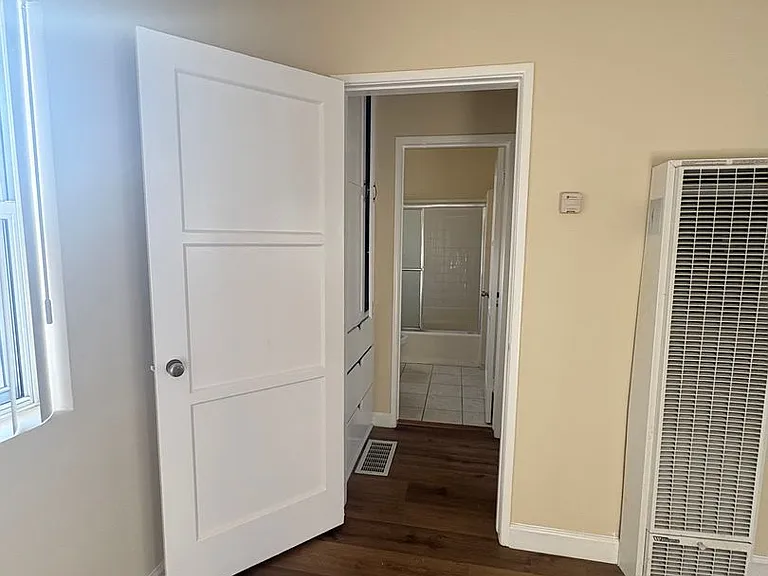 9016 Reading Ave — Photo 4